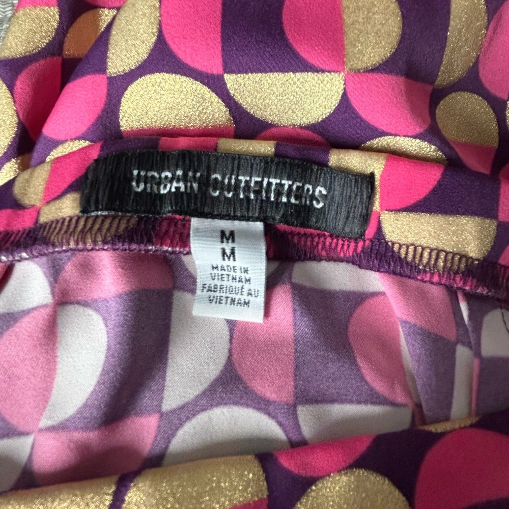 NWOT Urban Outfitters High slit chain midi skirt Size: Medium thigh high slit - Picture 5 of 8